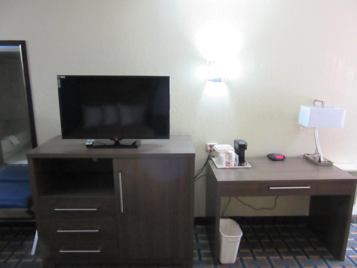 Quality & Near Six Flags East Hotel