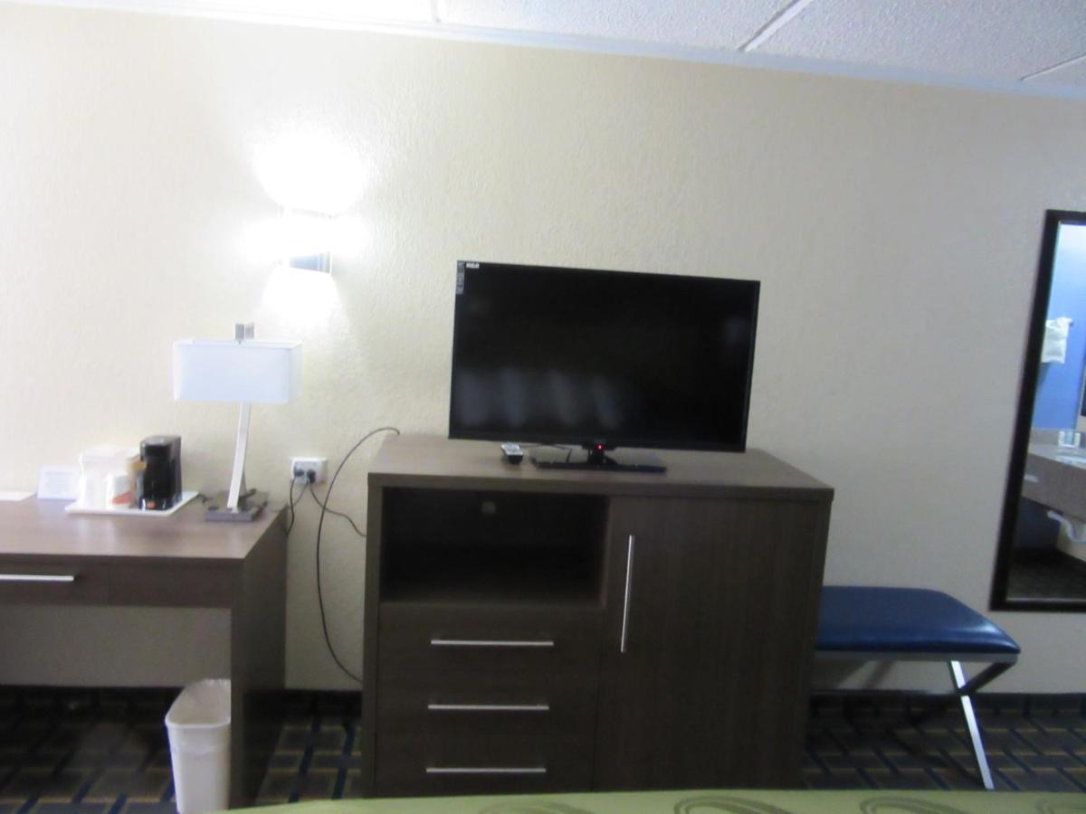 Quality & Near Six Flags East Hotel 2*